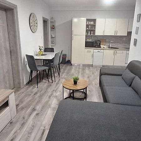 Apartman Dujmovic 1 Otočac Exteriör bild