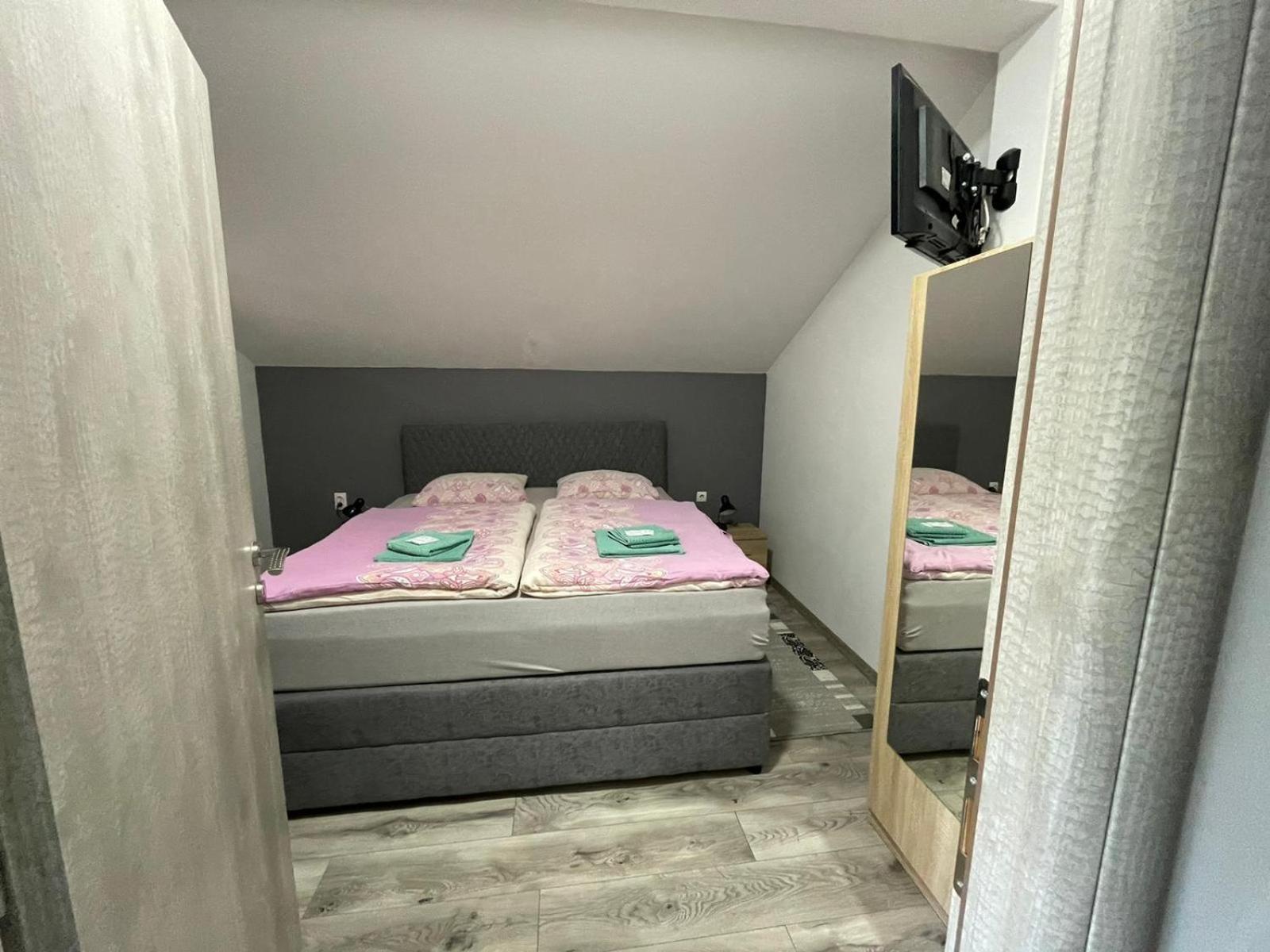 Apartman Dujmovic 1 Otočac Rum bild